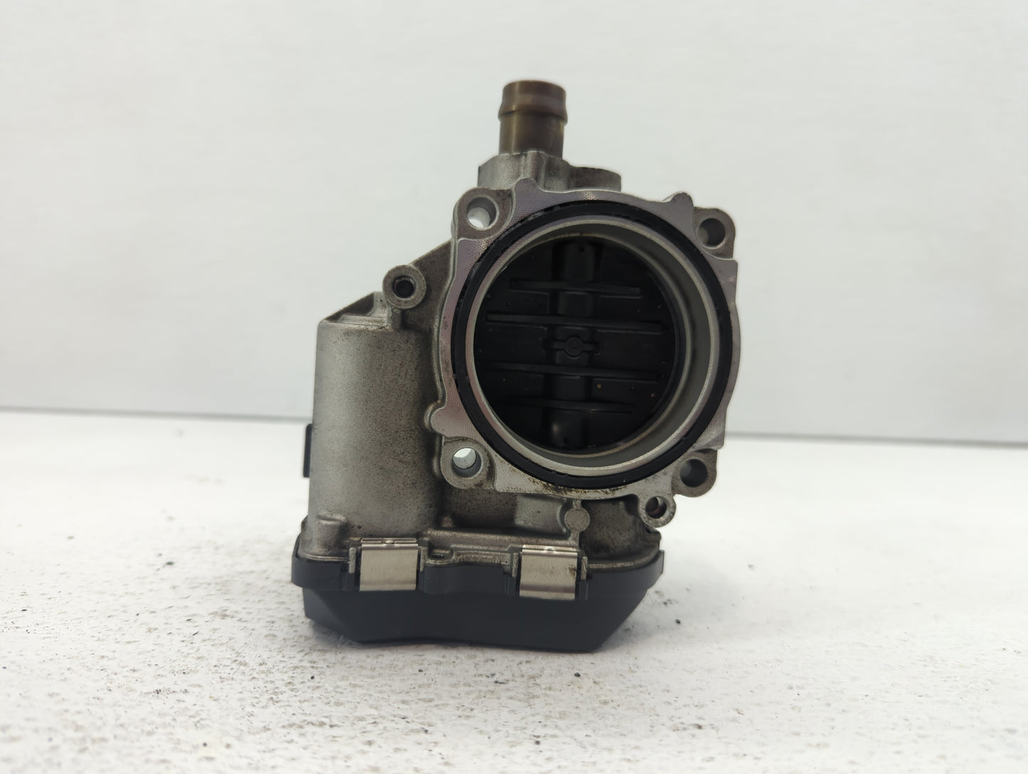 2012-2016 Bmw 328i Throttle Body P/N:1354 7588625-02 1354 7588625-04, 1354 7588625-03 Fits Fits 2012 2013 2014 2015 2016 201