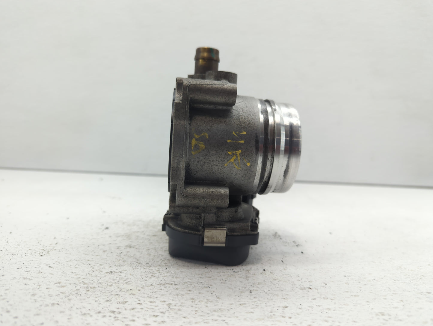 2012-2016 Bmw 328i Throttle Body P/N:1354 7588625-02 1354 7588625-04, 1354 7588625-03 Fits Fits 2012 2013 2014 2015 2016 201