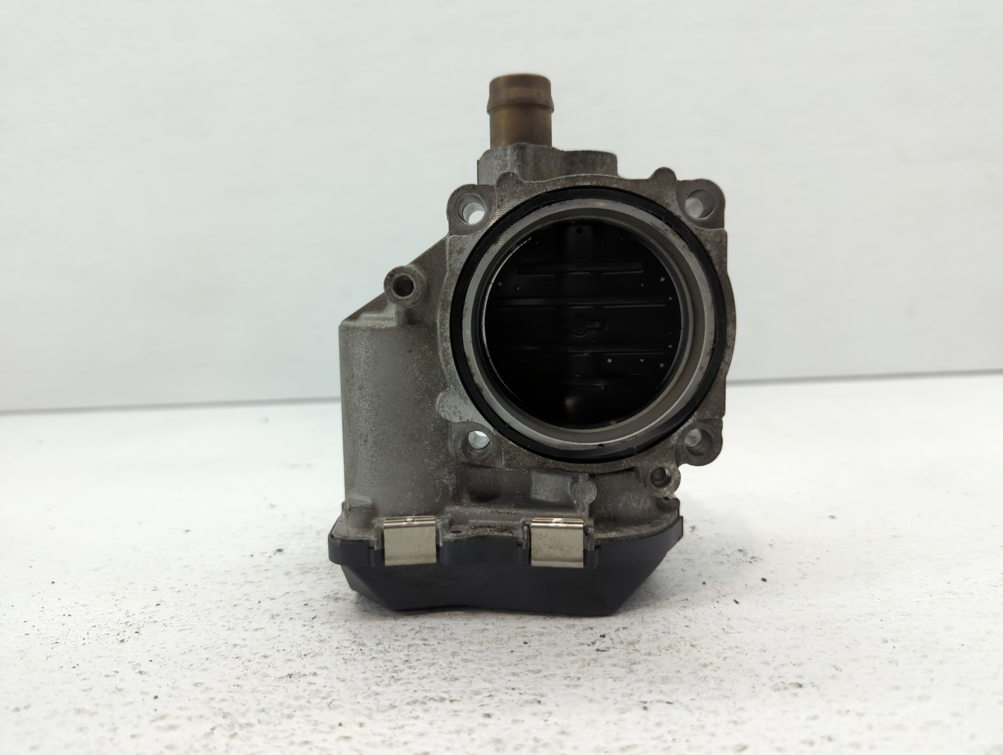 2012-2016 Bmw 328i Throttle Body P/N:1354 7588625-02 1354 7588625-04, 1354 7588625-03 Fits Fits 2012 2013 2014 2015 2016 201