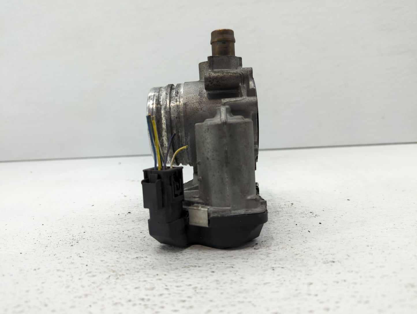 2012-2016 Bmw 328i Throttle Body P/N:1354 7588625-02 1354 7588625-04, 1354 7588625-03 Fits Fits 2012 2013 2014 2015 2016 201
