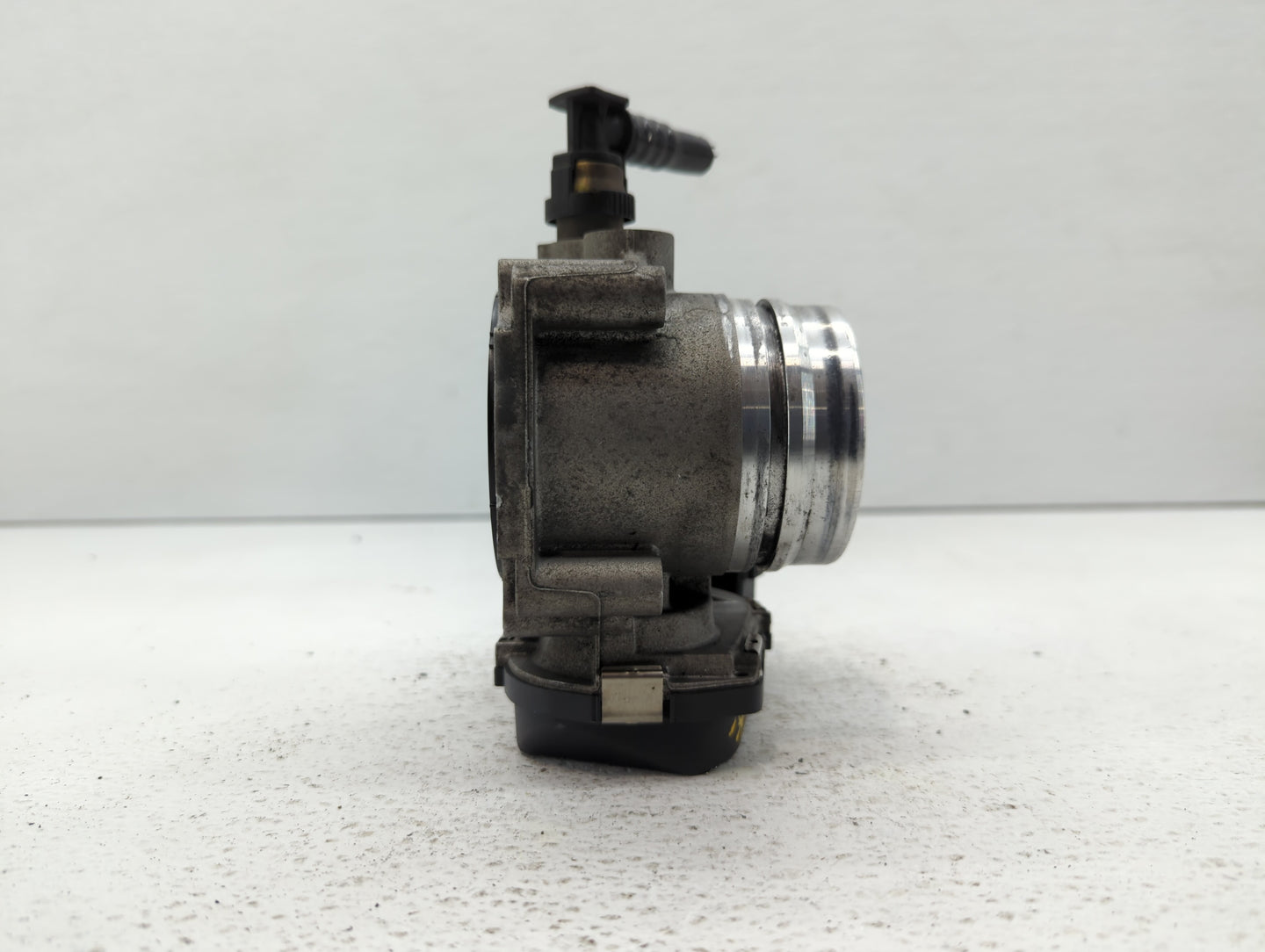 2012-2016 Bmw 328i Throttle Body P/N:1354 7588625-02 1354 7588625-04, 1354 7588625-03 Fits Fits 2012 2013 2014 2015 2016 201