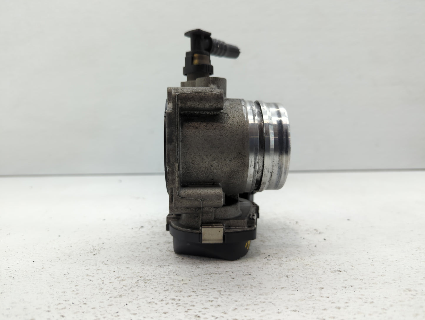 2012-2016 Bmw 328i Throttle Body P/N:1354 7588625-02 1354 7588625-04, 1354 7588625-03 Fits Fits 2012 2013 2014 2015 2016 201