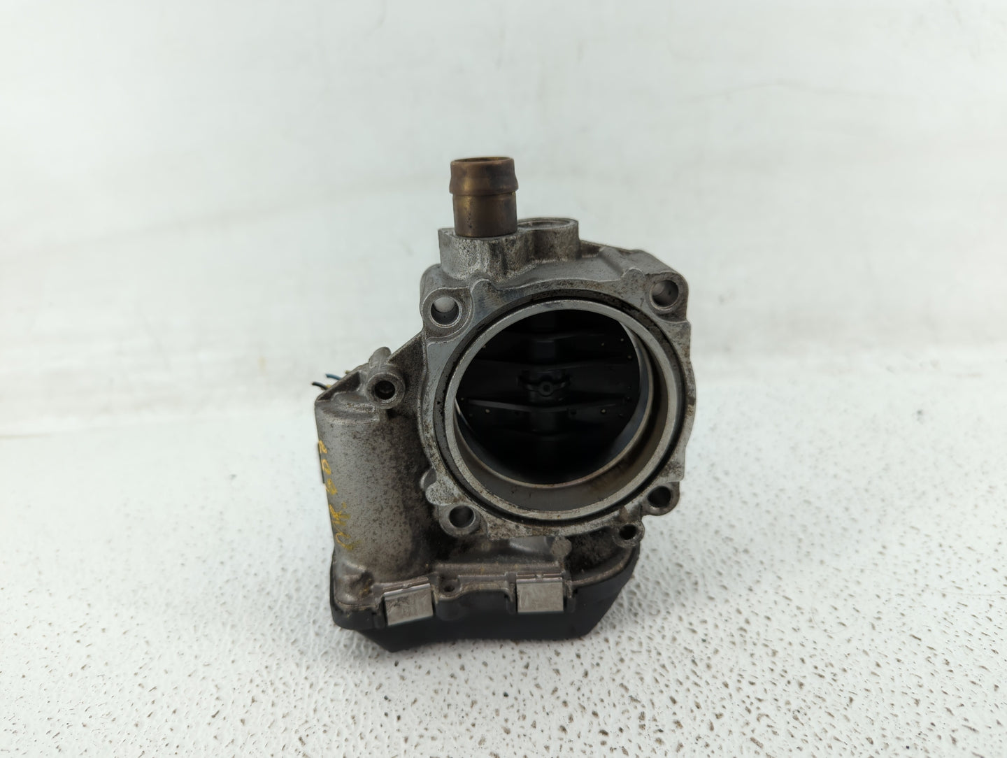 2012-2016 Bmw 328i Throttle Body P/N:1354 7588625-02 1354 7588625-04, 1354 7588625-03 Fits Fits 2012 2013 2014 2015 2016 201