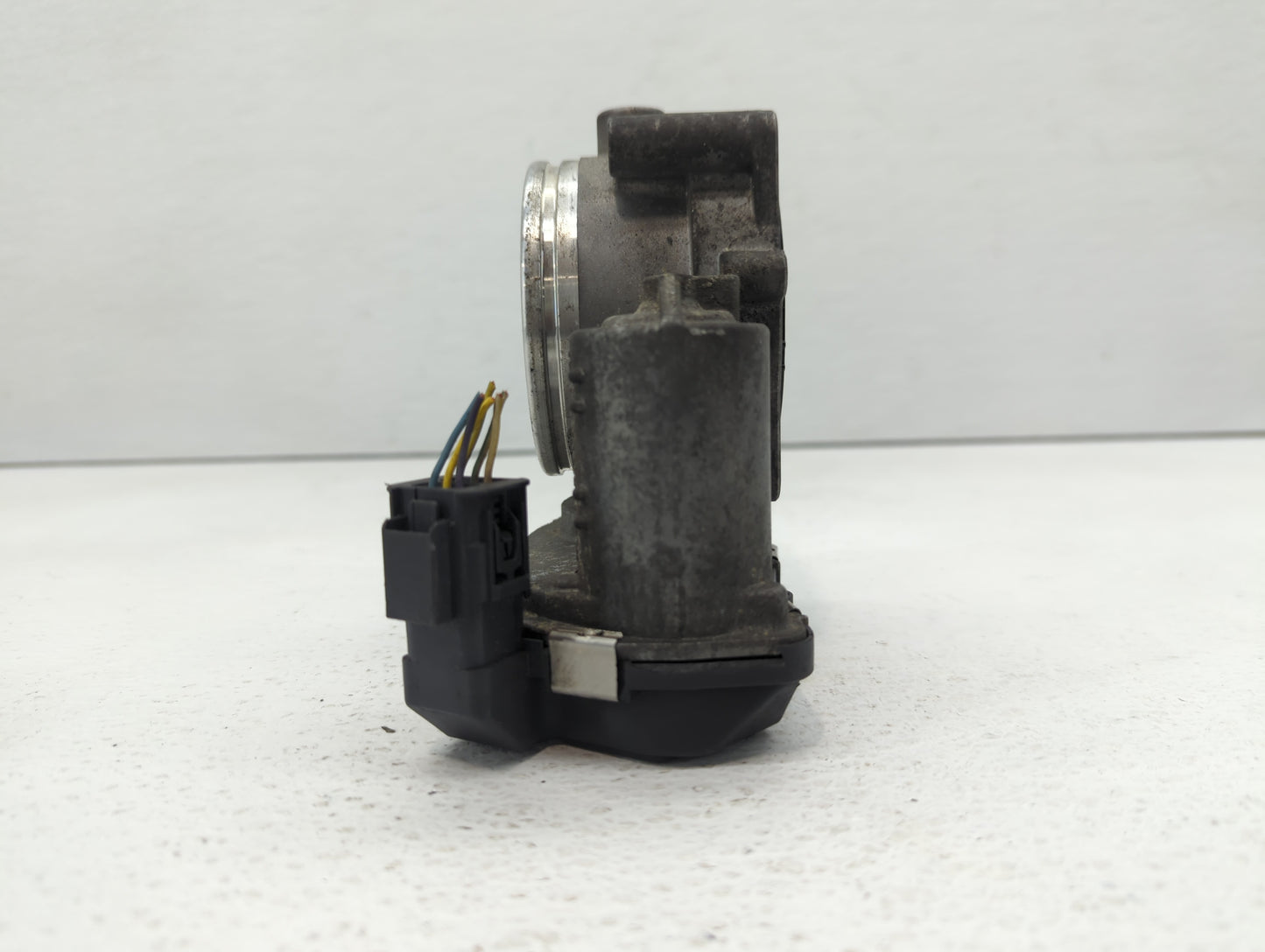 2007-2013 Bmw 328i Throttle Body P/N:1354 7556118-04 1354 7556118-03 Fits Fits 2007 2008 2009 2010 2011 2012 2013 OEM Used A