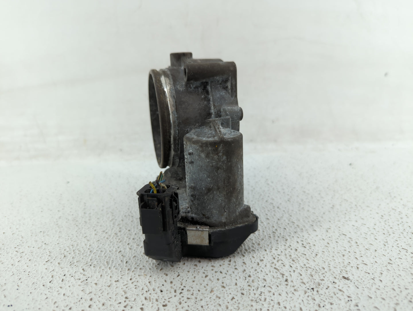 2007-2013 Bmw 328i Throttle Body P/N:1354 7556118-05 1354 7556118-04, 1354 7556118-03 Fits Fits 2007 2008 2009 2010 2011 201