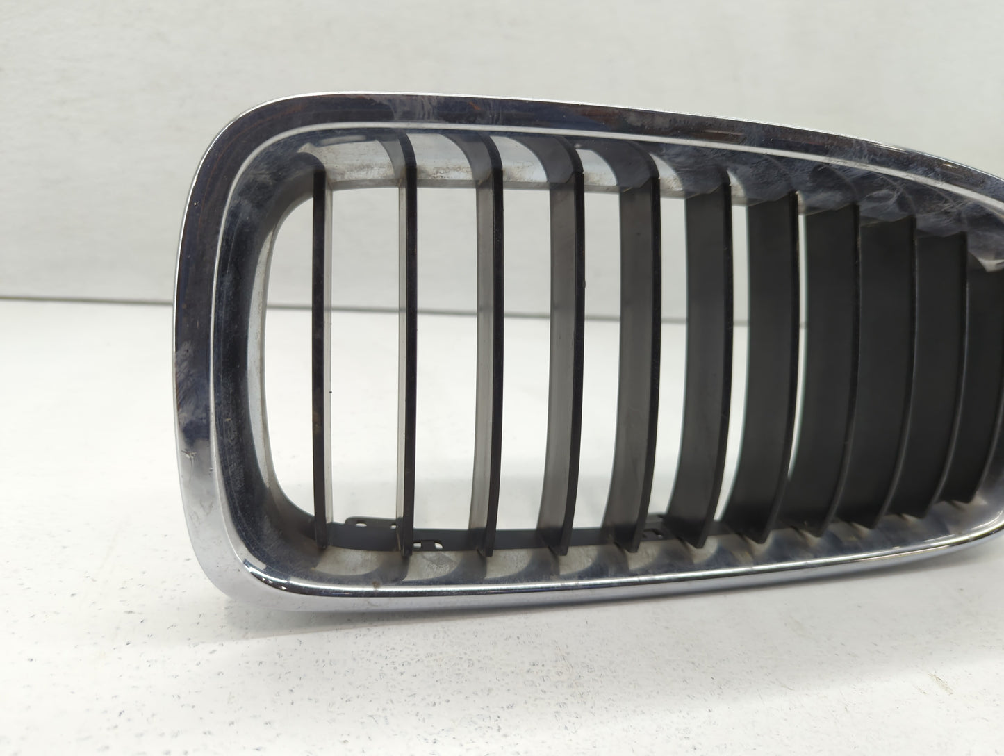 2012-2016 Bmw 328i Front Grille Bumper Not Included - Oemusedautoparts1.com