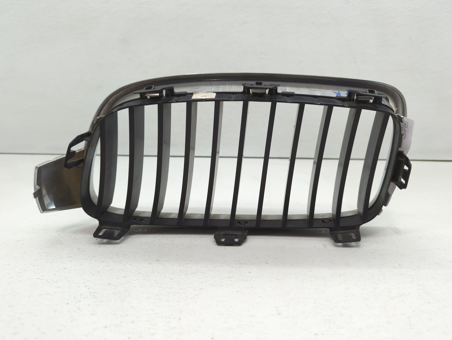 2012-2016 Bmw 328i Front Grille Bumper Not Included - Oemusedautoparts1.com