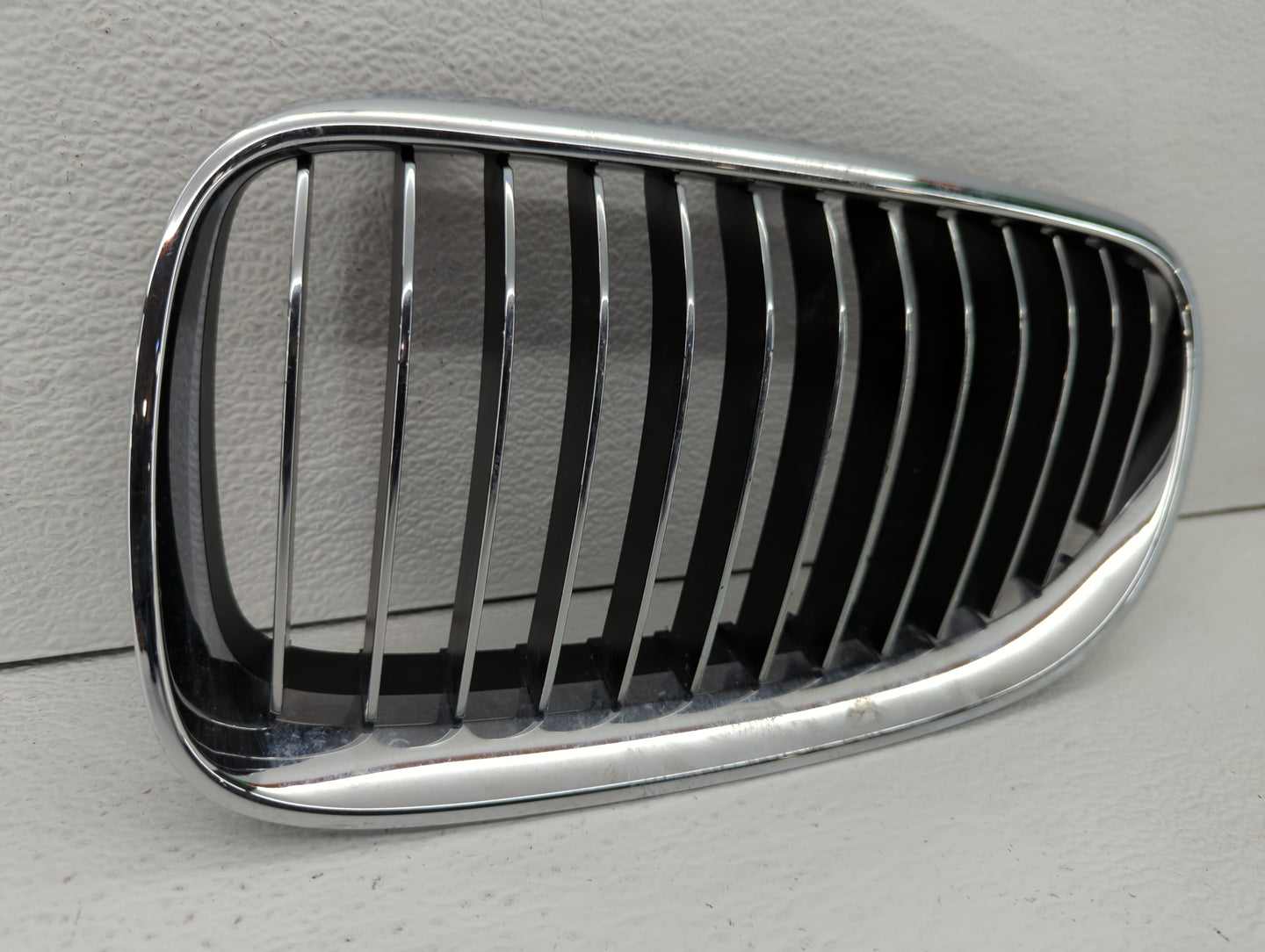 2011-2013 Bmw 328i Front Grille Bumper Not Included - Oemusedautoparts1.com