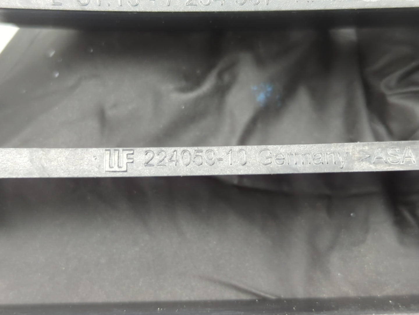 2011-2013 Bmw 328i Front Grille Bumper Not Included - Oemusedautoparts1.com