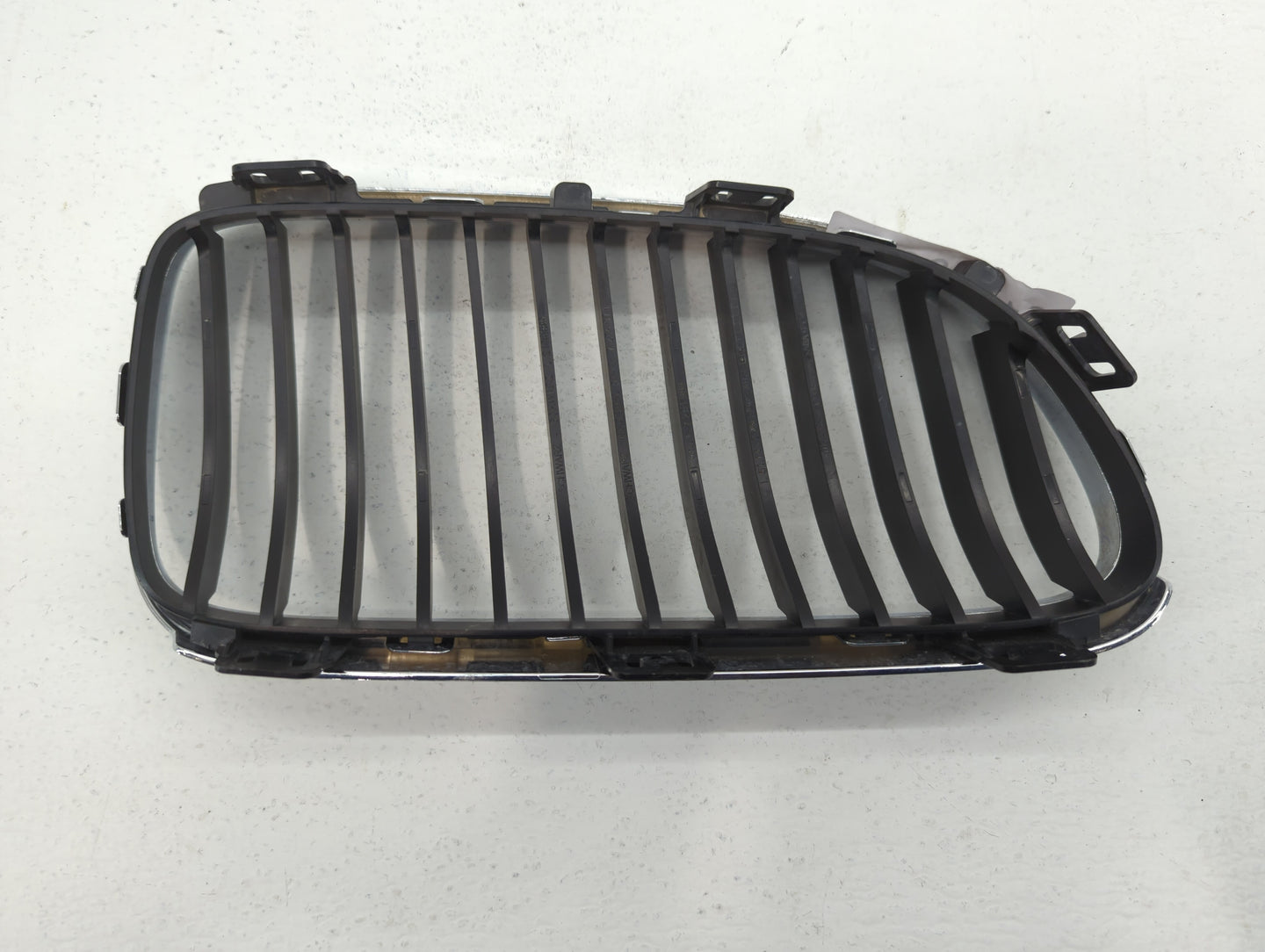 2011-2013 Bmw 328i Front Grille Bumper Not Included - Oemusedautoparts1.com