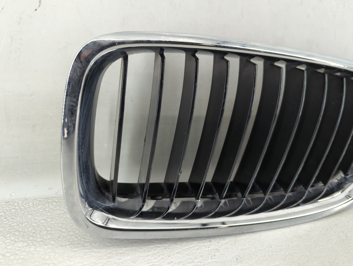 2012-2016 Bmw 328i Front Grille Bumper Not Included - Oemusedautoparts1.com