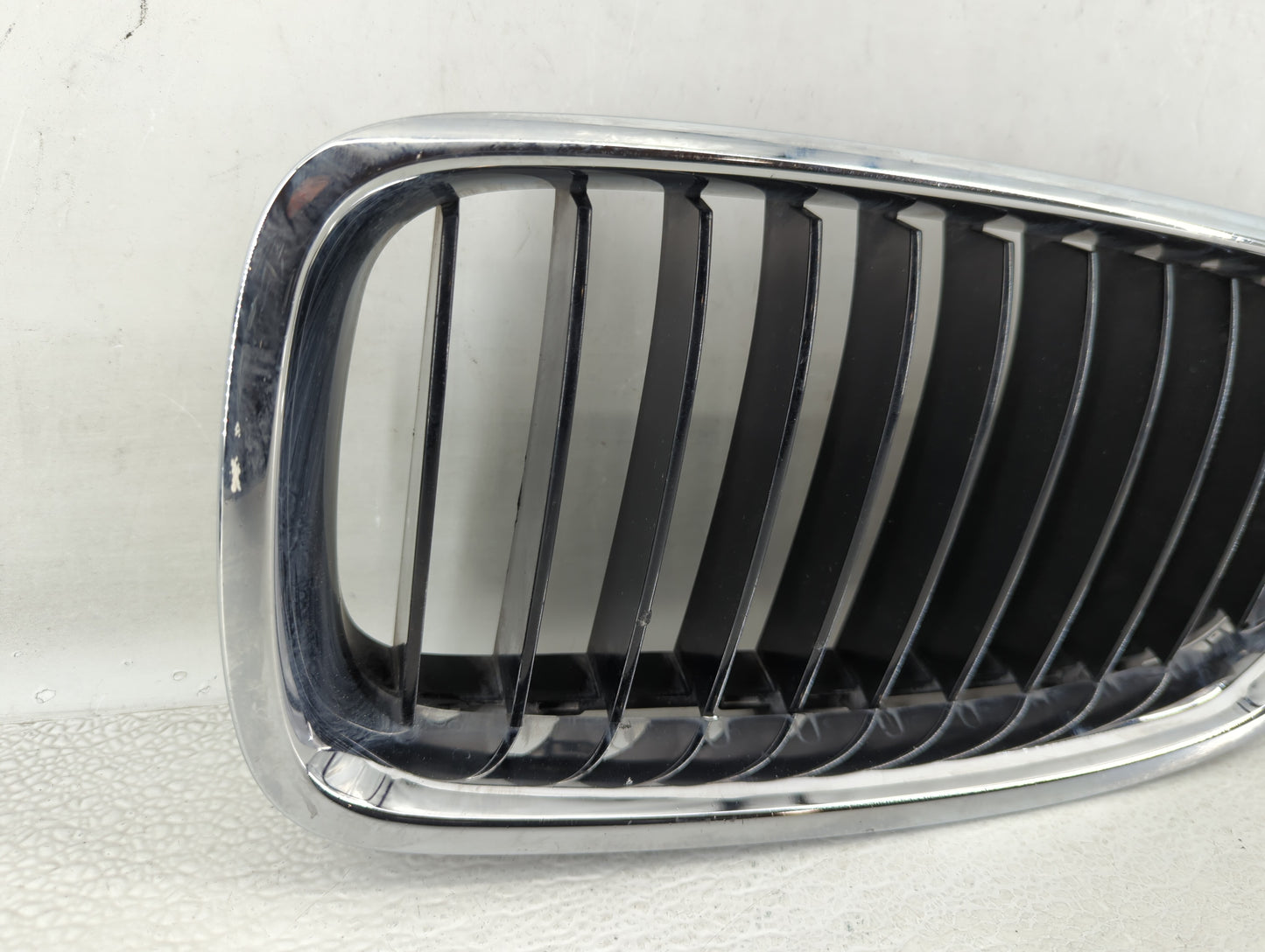 2012-2016 Bmw 328i Front Grille Bumper Not Included - Oemusedautoparts1.com