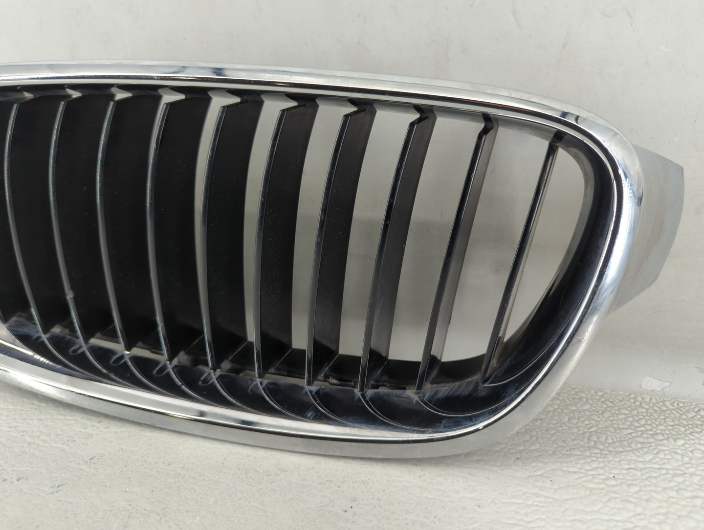 2012-2016 Bmw 328i Front Grille Bumper Not Included - Oemusedautoparts1.com