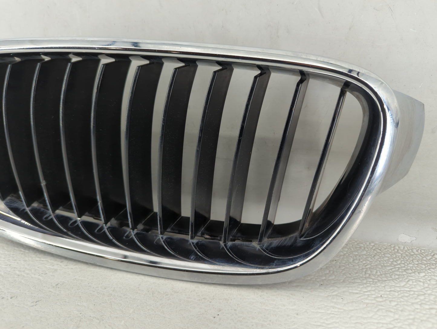 2012-2016 Bmw 328i Front Grille Bumper Not Included - Oemusedautoparts1.com