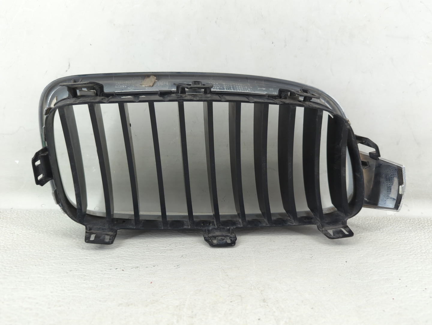 2012-2016 Bmw 328i Front Grille Bumper Not Included - Oemusedautoparts1.com