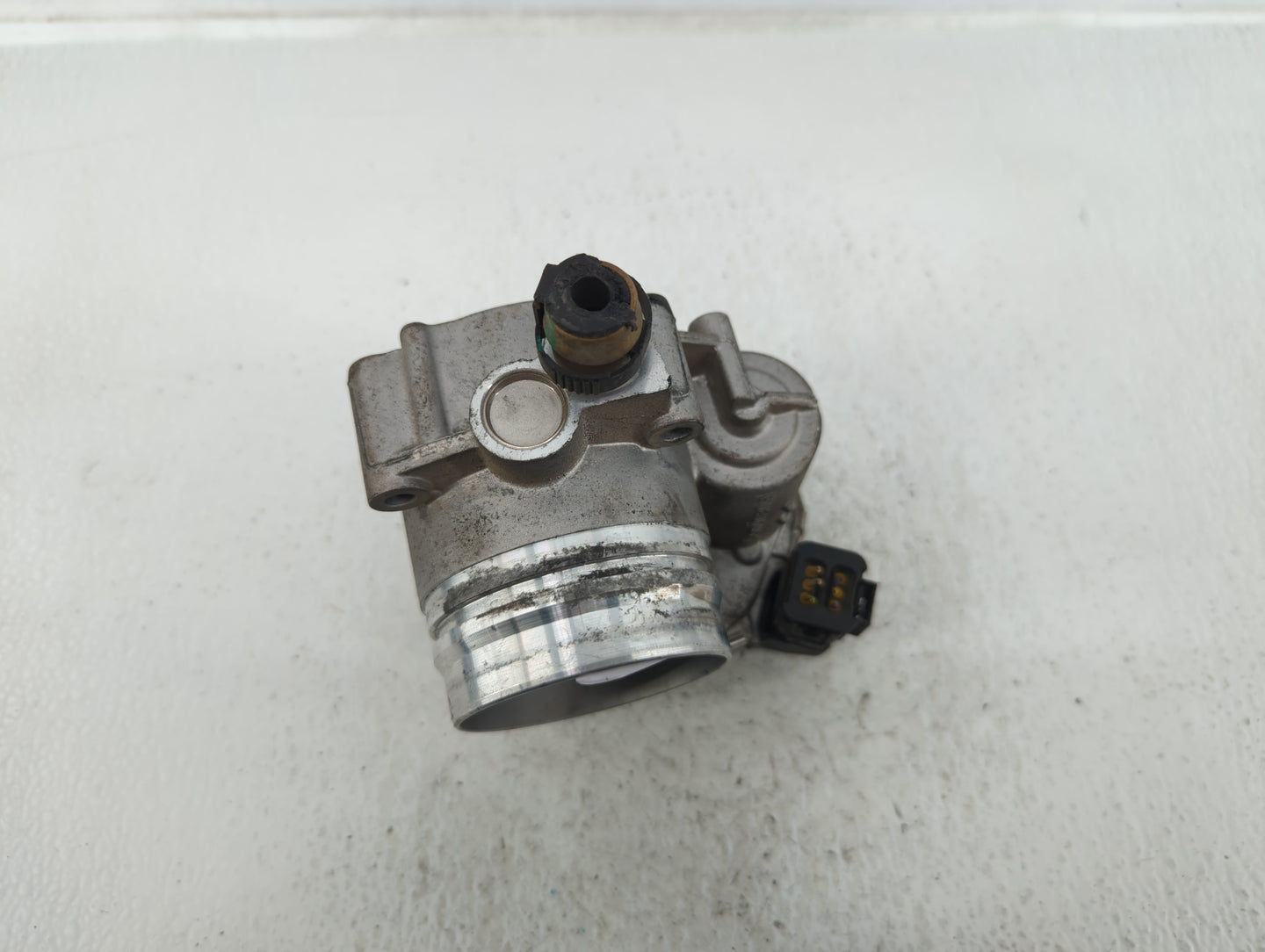 2012-2016 Bmw 328i Throttle Body P/N:1354 75886225-03 Fits Fits 2012 2013 2014 2015 2016 2017 2018 OEM Used Auto Parts - Oem