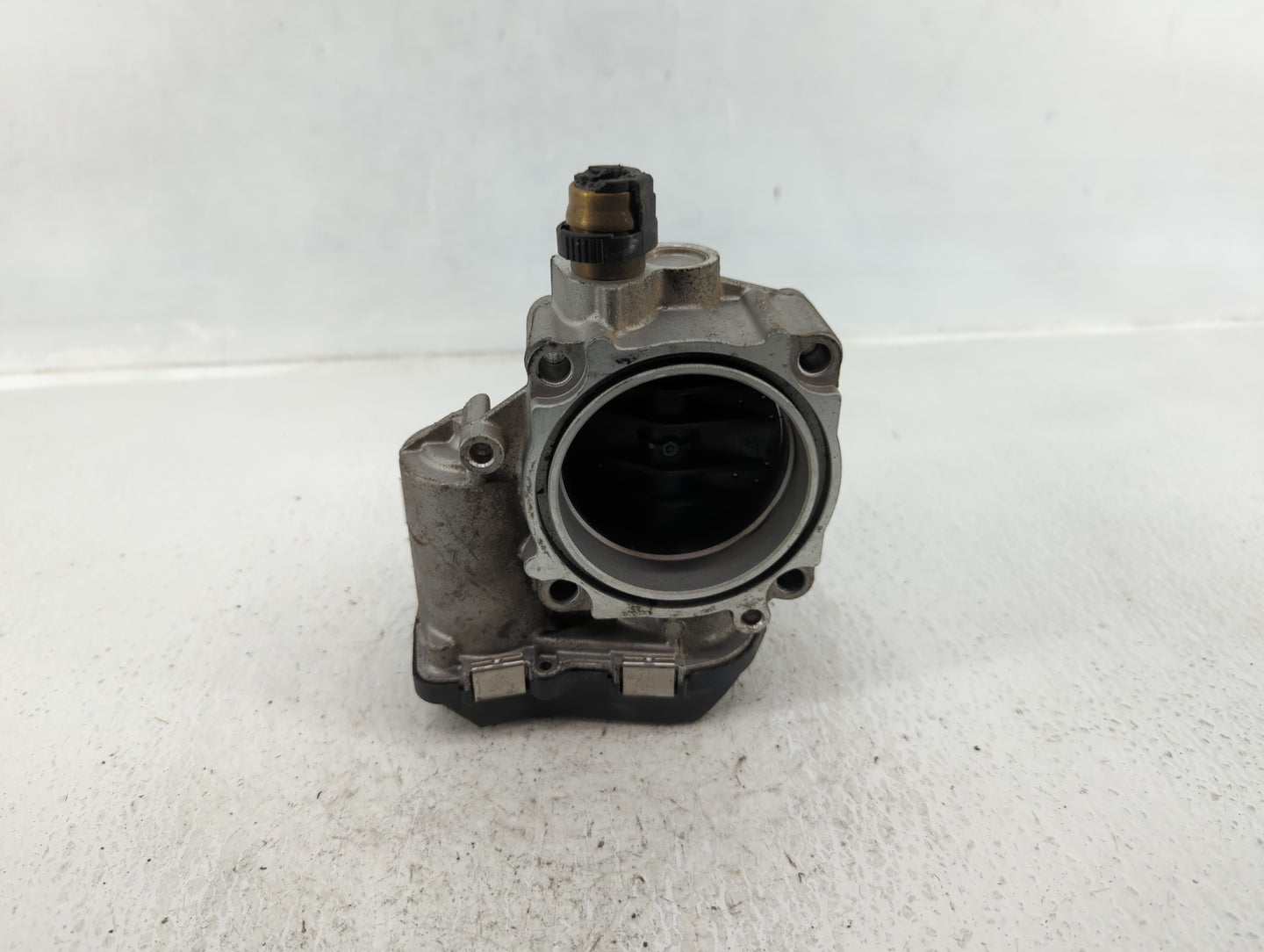 2012-2016 Bmw 328i Throttle Body P/N:1354 75886225-03 Fits Fits 2012 2013 2014 2015 2016 2017 2018 OEM Used Auto Parts - Oem