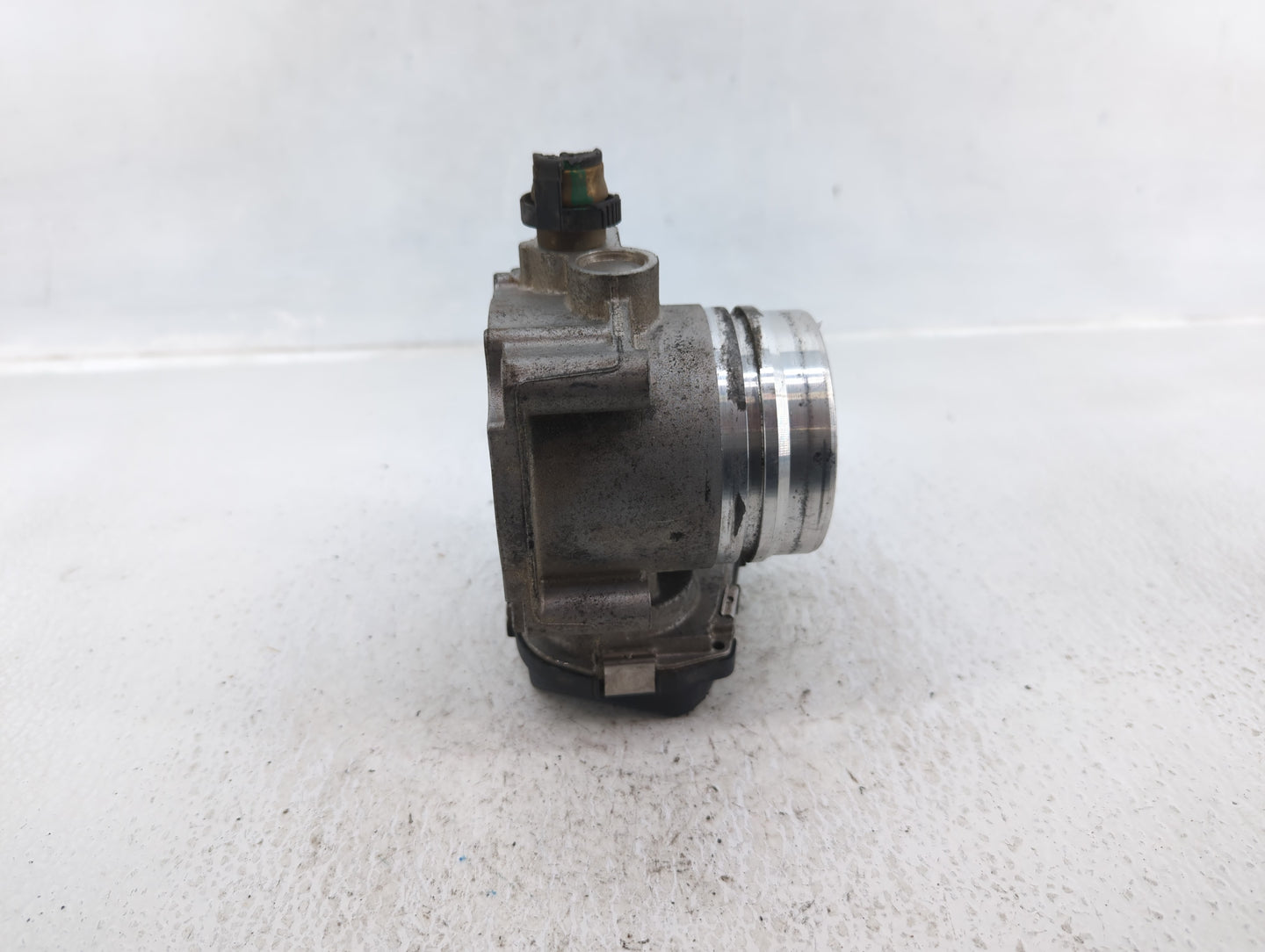 2012-2016 Bmw 328i Throttle Body P/N:1354 75886225-03 Fits Fits 2012 2013 2014 2015 2016 2017 2018 OEM Used Auto Parts - Oem