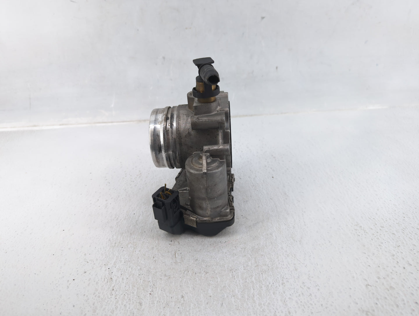 2012-2016 Bmw 328i Throttle Body P/N:7588625-02 A2C53355204, 19943 08436, 19943 0854 Fits Fits 2012 2013 2014 2015 2016 2017