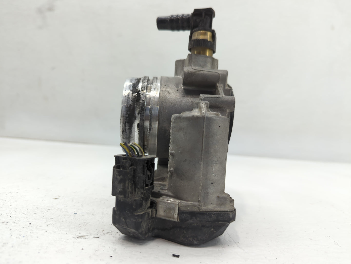 2012-2016 Bmw 328i Throttle Body P/N:1354 7588625-03 Fits Fits 2012 2013 2014 2015 2016 2017 2018 OEM Used Auto Parts - Oemu