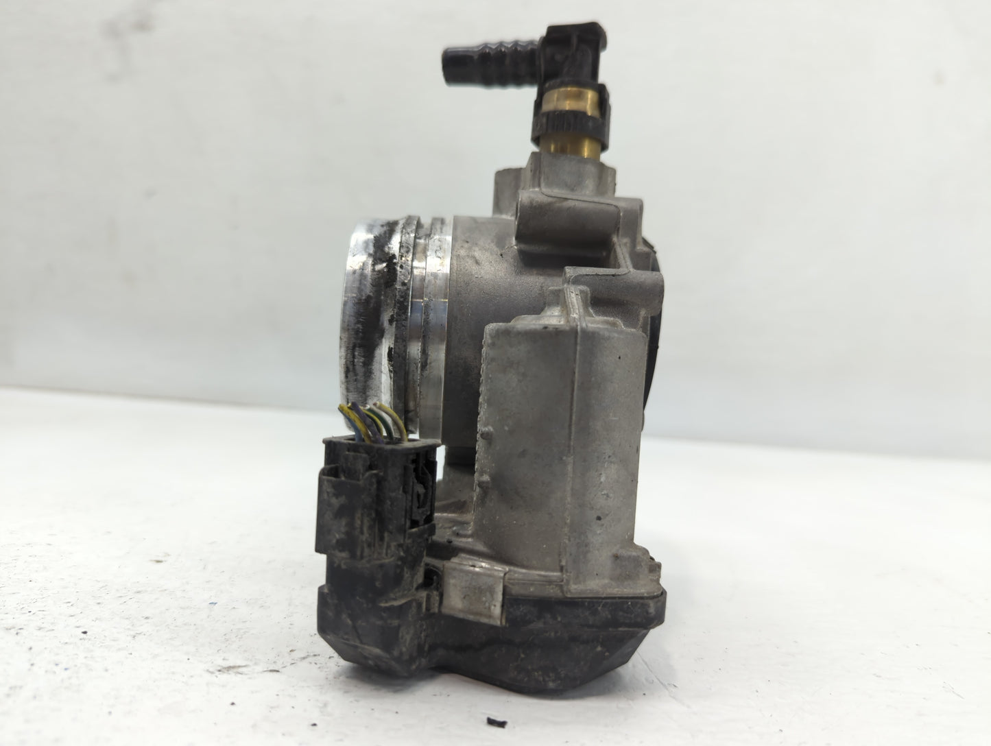2012-2016 Bmw 328i Throttle Body P/N:1354 7588625-03 Fits Fits 2012 2013 2014 2015 2016 2017 2018 OEM Used Auto Parts - Oemu
