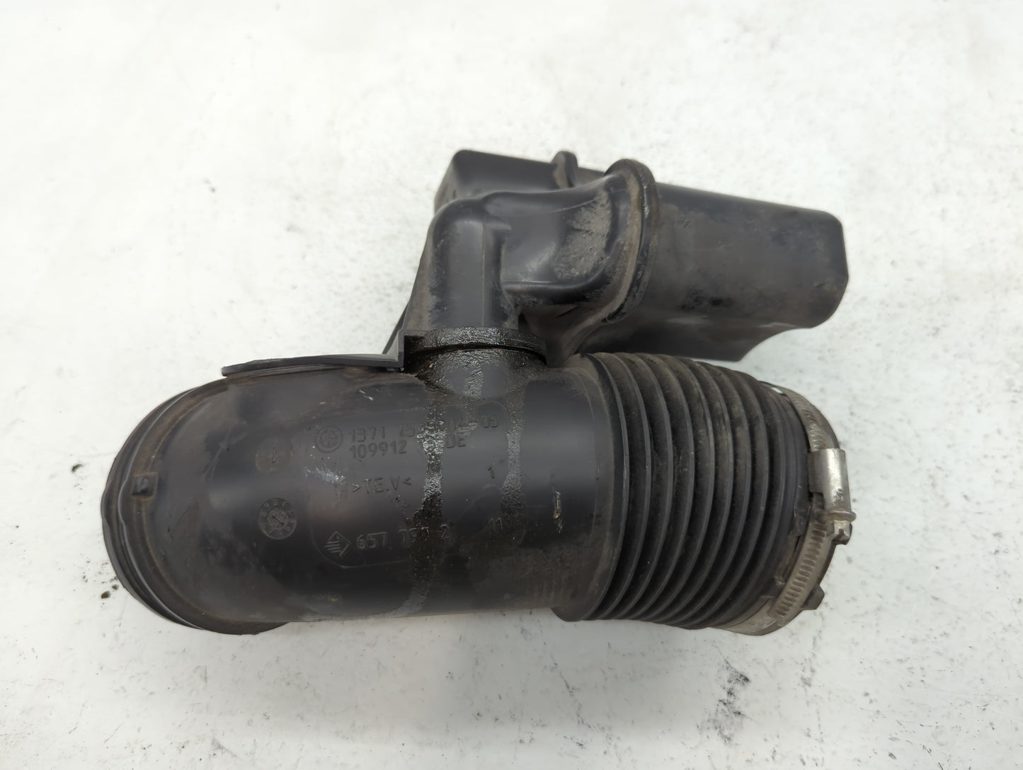 2013 Bmw 328i Air Cleaner Intake Duct Hose Tube - Oemusedautoparts1.com