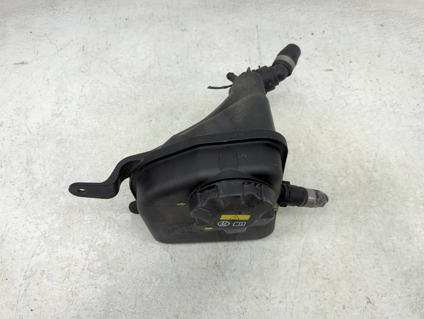 2011-2013 Bmw 335i Radiator Coolant Overflow Expansion Tank Bottle - Oemusedautoparts1.com