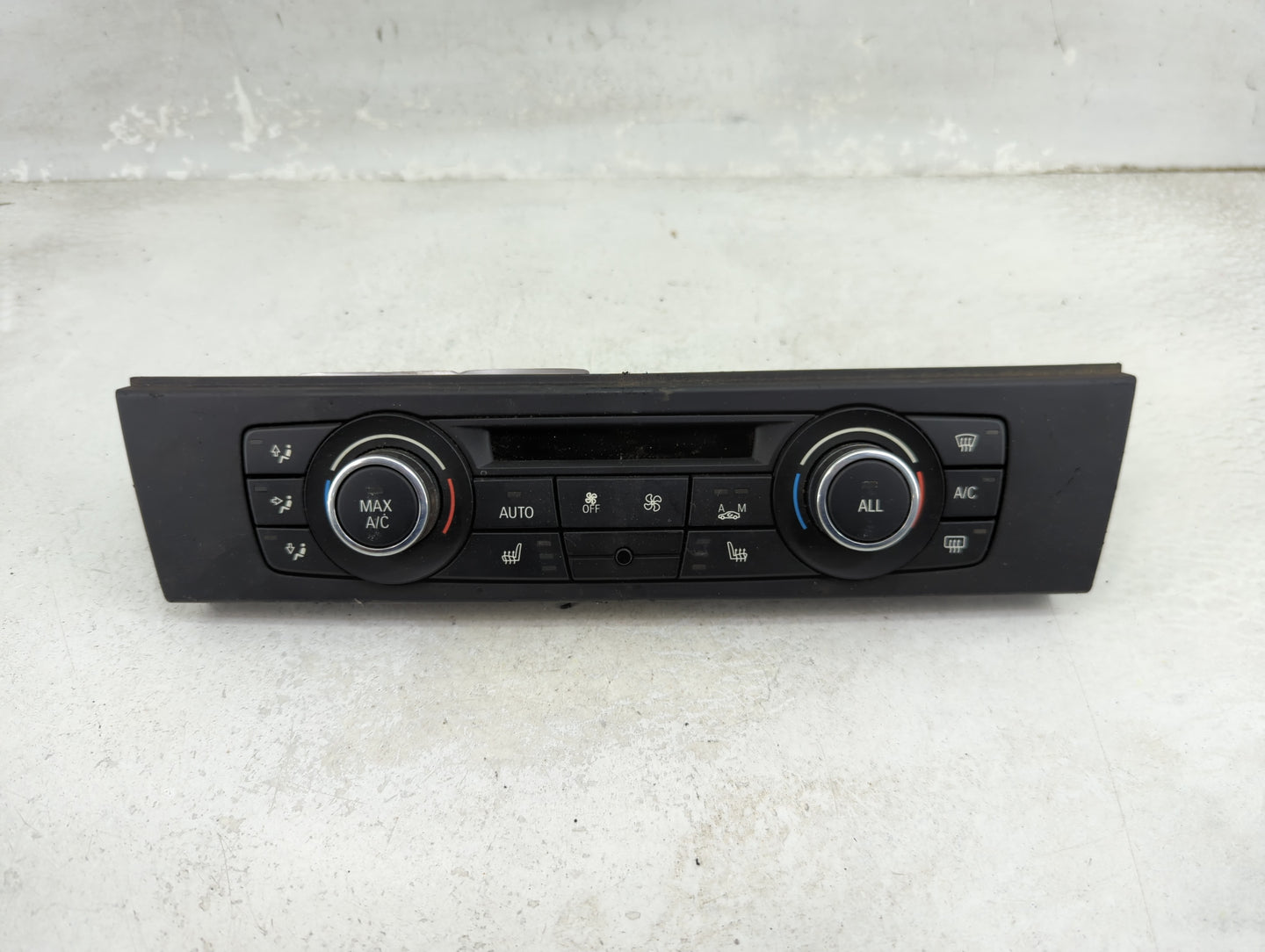 2011-2013 Bmw 335i Climate Control Module Temperature AC/Heater Replacement P/N:9287626-02 Fits Fits 2011 2012 2013 OEM Used