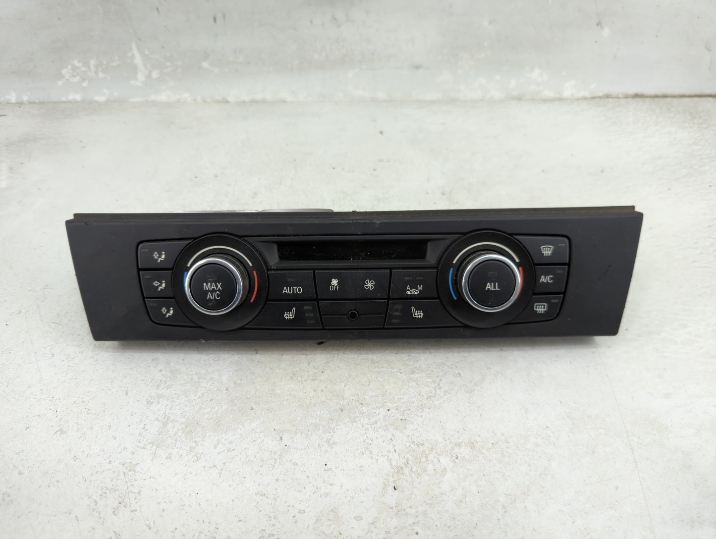 2011-2013 Bmw 335i Climate Control Module Temperature AC/Heater Replacement P/N:9287626-02 Fits Fits 2011 2012 2013 OEM Used
