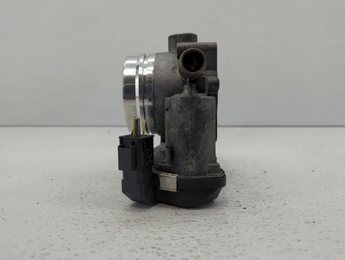 2011-2015 Bmw 335i Throttle Body P/N:1354 759787-02 1354 7597871-01 Fits OEM Used Auto Parts - Oemusedautoparts1.com