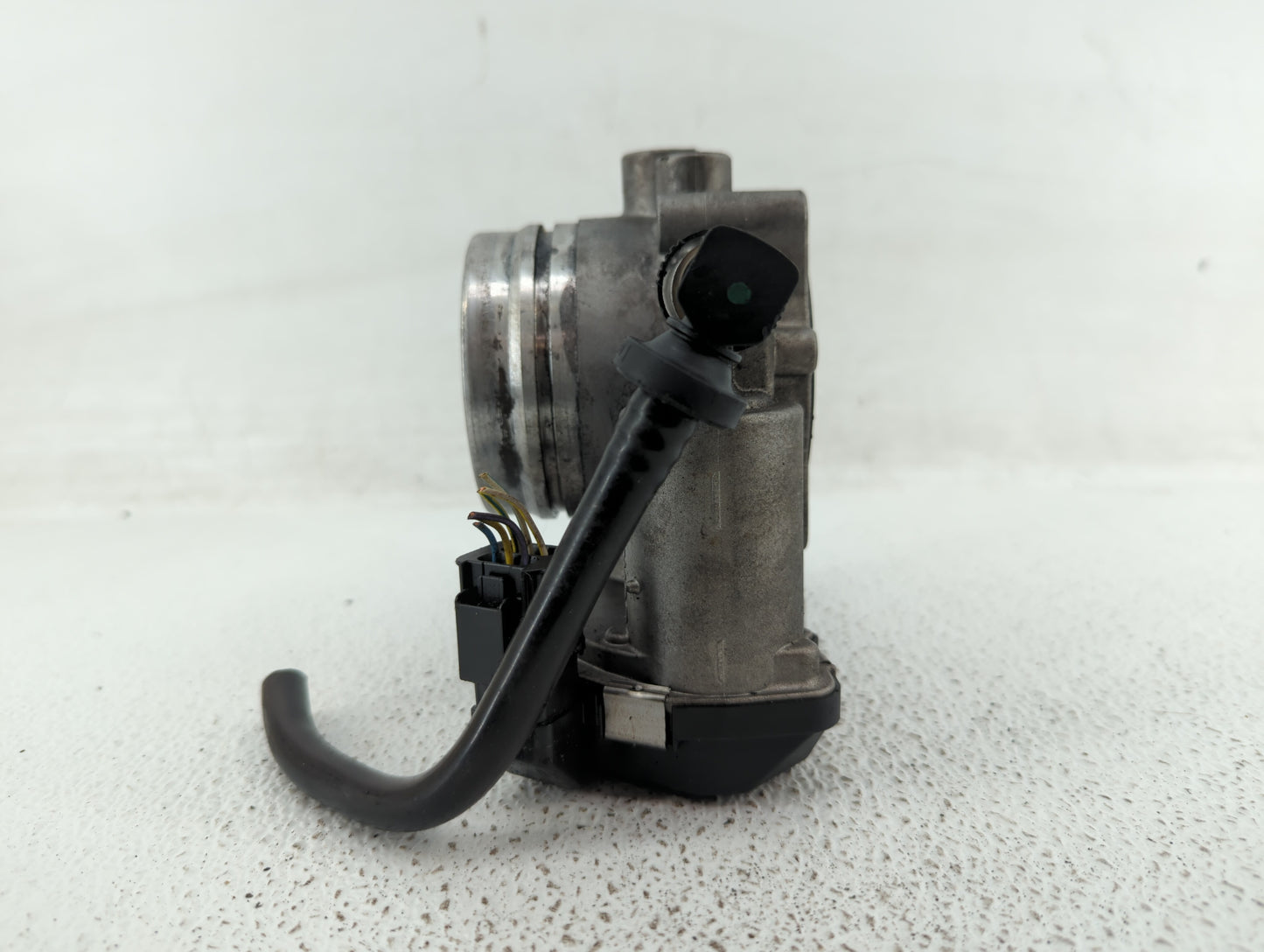 2011-2015 Bmw 335i Throttle Body P/N:1354 7597871-01 1354 7597871-03 Fits OEM Used Auto Parts - Oemusedautoparts1.com