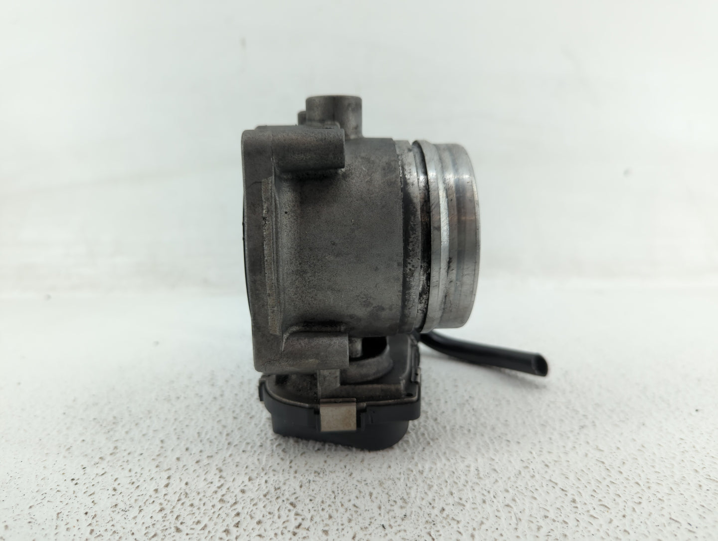 2011-2015 Bmw 335i Throttle Body P/N:1354 7597871-01 1354 7597871-03 Fits OEM Used Auto Parts - Oemusedautoparts1.com