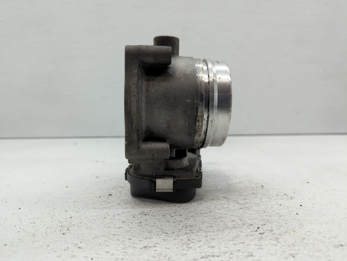 2011-2015 Bmw 335i Throttle Body P/N:1354 7597871-01 1354 7597871-03 Fits OEM Used Auto Parts - Oemusedautoparts1.com