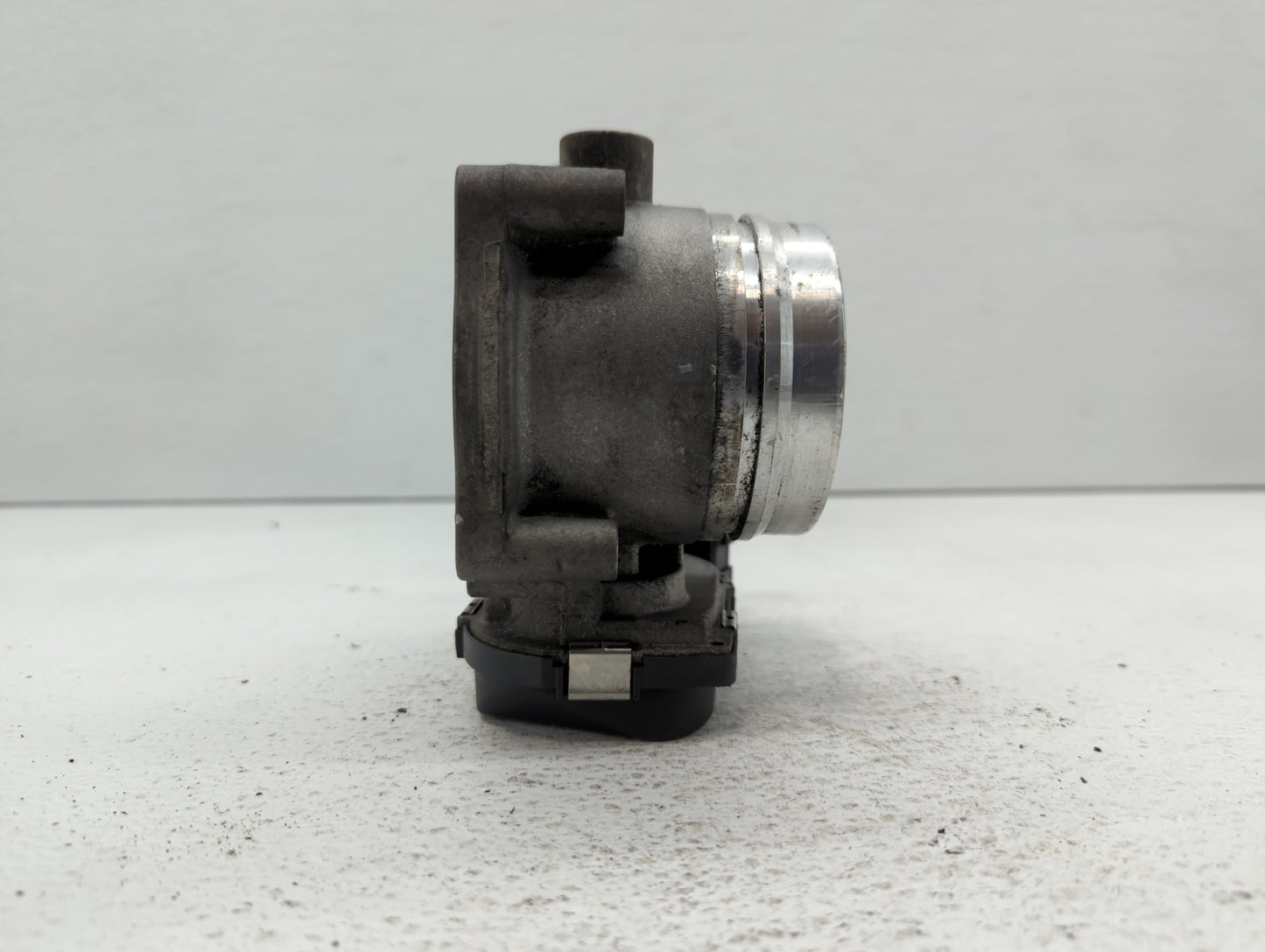 2011-2015 Bmw 335i Throttle Body P/N:1354 7597871-01 1354 7597871-03 Fits OEM Used Auto Parts - Oemusedautoparts1.com