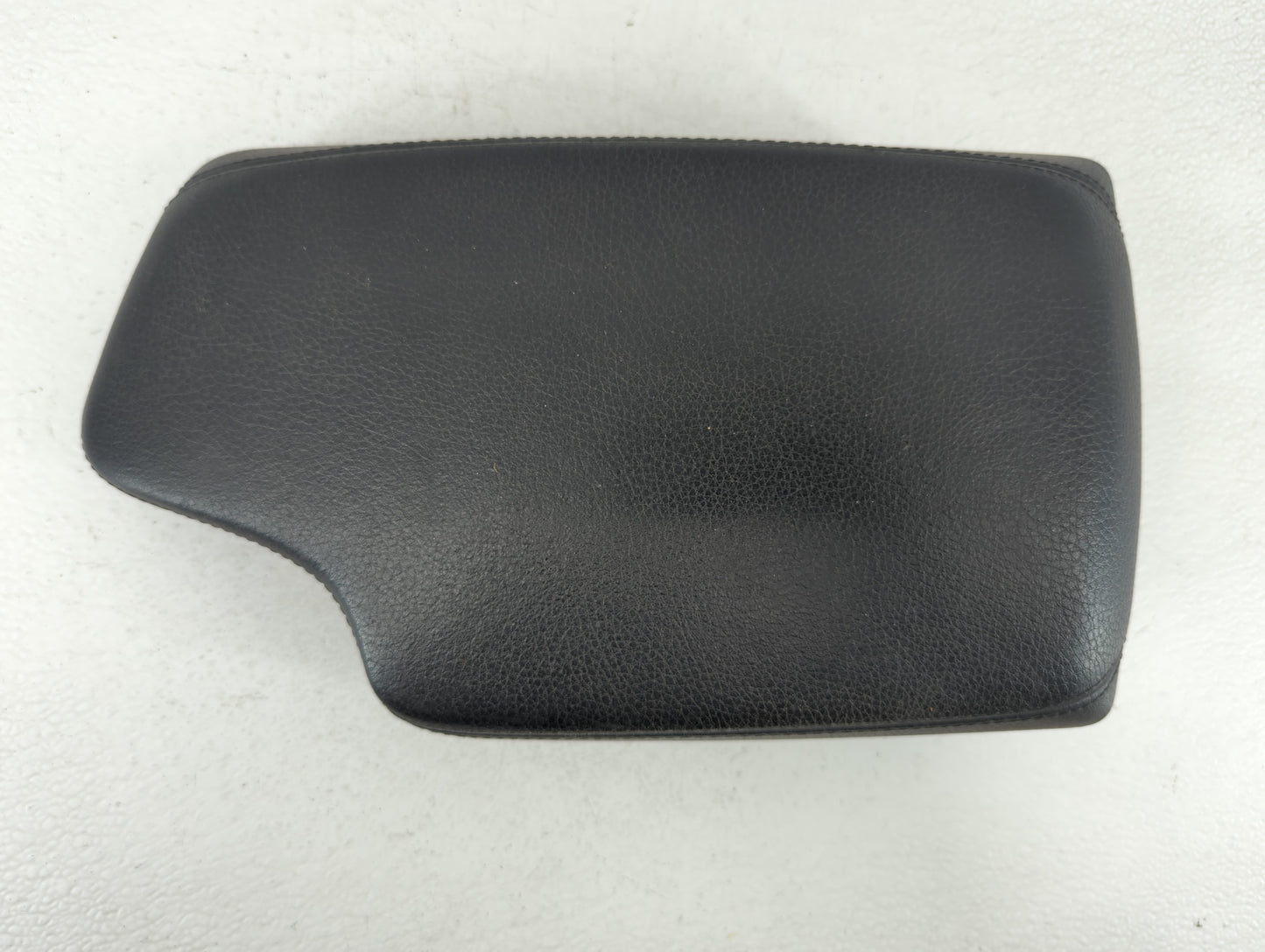 2013 Bmw 335i Center Console Armrest Cover Lid Black - Oemusedautoparts1.com