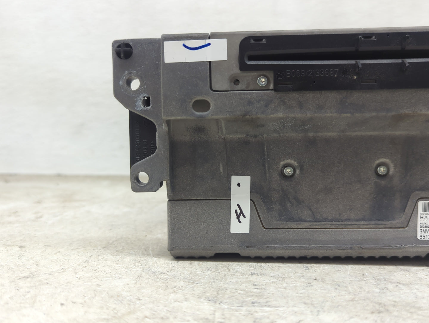 2013-2014 Bmw 528 Radio AM FM Cd Player Receiver Replacement P/N:HB8073 9311104001 Fits Fits 2013 2014 2015 OEM Used Auto Pa