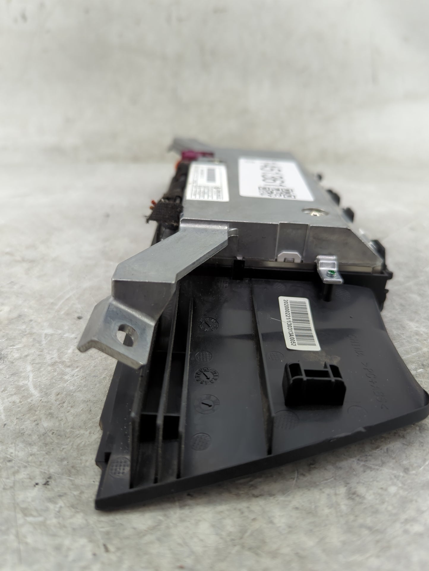 Bmw 528 Information Display Screen - Oemusedautoparts1.com