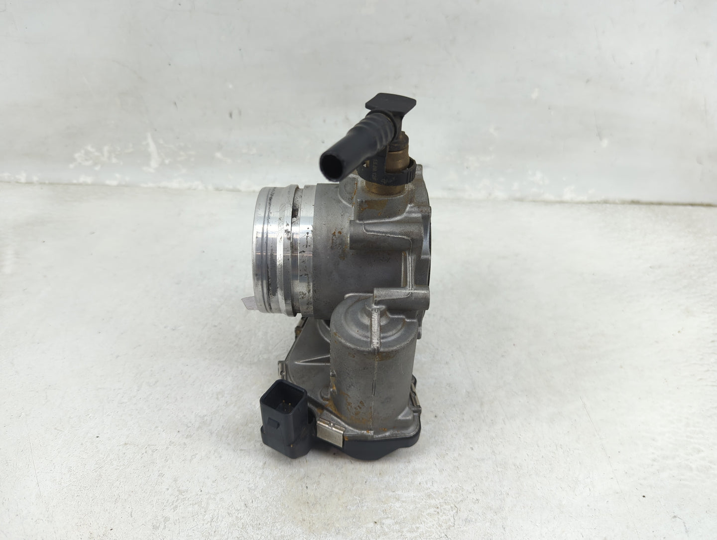 2012-2016 Bmw 528 Throttle Body P/N:13547588625-02 A2C53355204 Fits Fits 2012 2013 2014 2015 2016 2017 2018 OEM Used Auto Pa