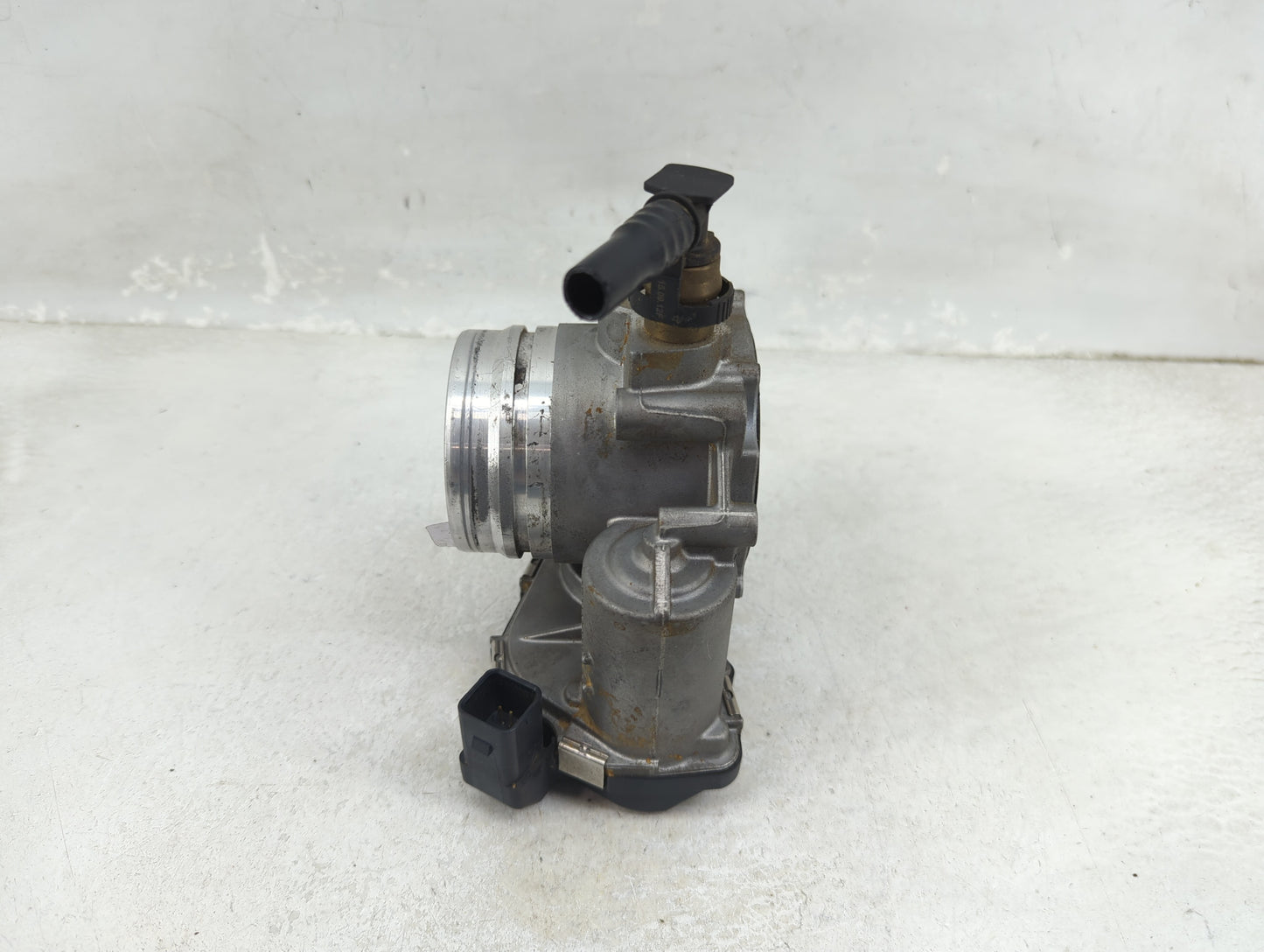 2012-2016 Bmw 528 Throttle Body P/N:13547588625-02 A2C53355204 Fits Fits 2012 2013 2014 2015 2016 2017 2018 OEM Used Auto Pa