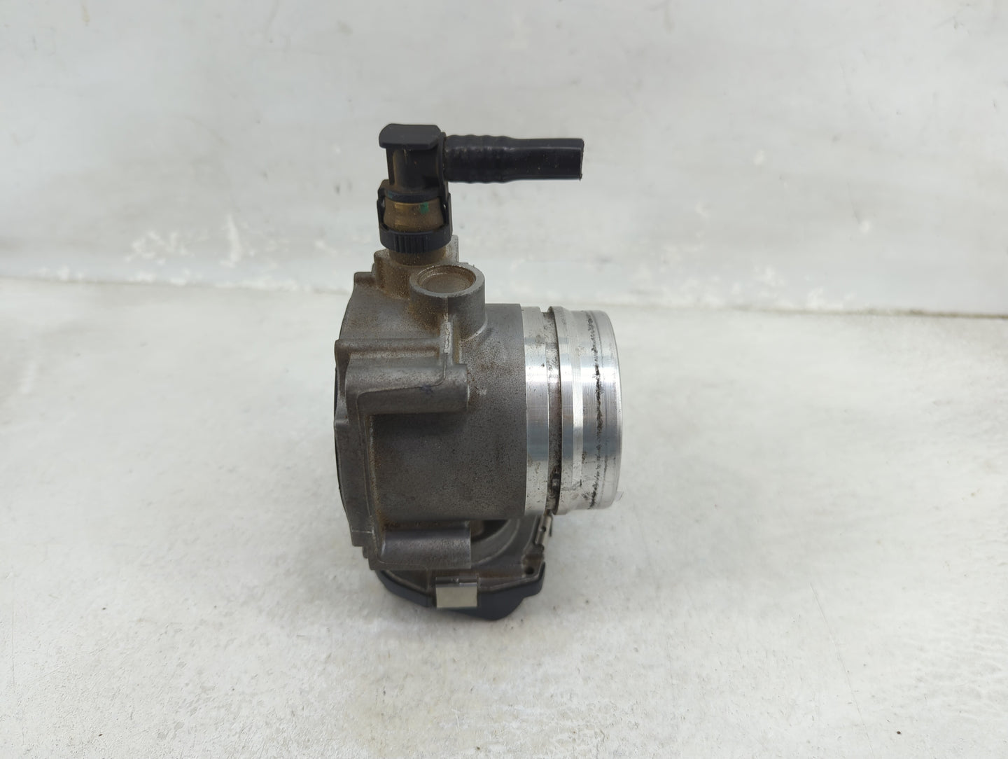 2012-2016 Bmw 528 Throttle Body P/N:13547588625-02 A2C53355204 Fits Fits 2012 2013 2014 2015 2016 2017 2018 OEM Used Auto Pa