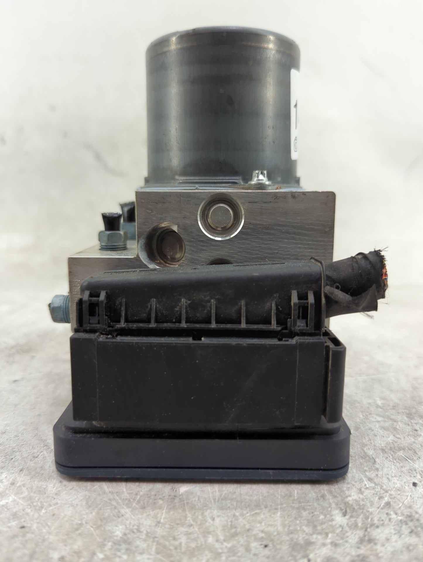 2012-2016 Bmw 528 ABS Pump Control Module Replacement P/N:3451 6868327-01 3452 6868329-01 Fits OEM Used Auto Parts - Oemused
