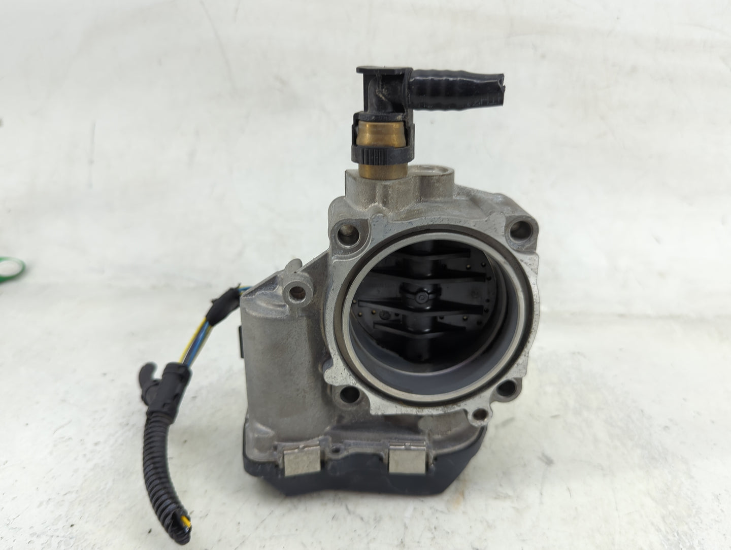 2012-2016 Bmw 528 Throttle Body P/N:1354 7538625-02 A2C53355204 Fits Fits 2012 2013 2014 2015 2016 2017 2018 OEM Used Auto P