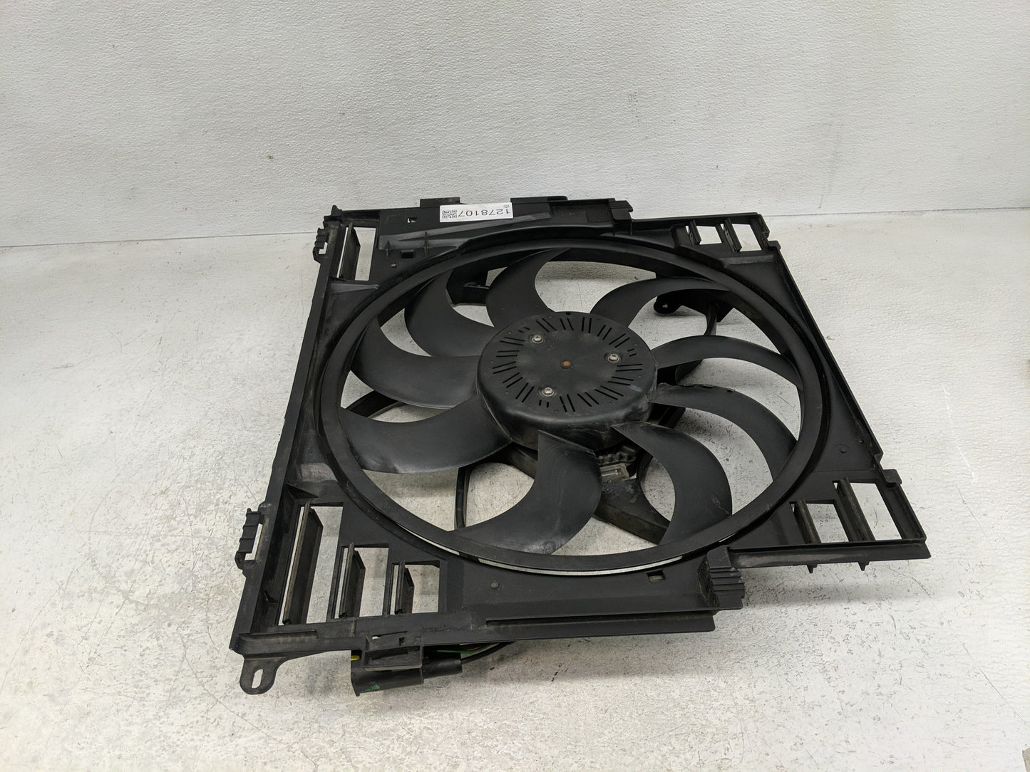 2012-2016 Bmw 528i Electric Radiator Cooling Fan Motor Assembly P/N:17418642161 Fits Fits 2012 2013 2014 2015 2016 OEM Used 