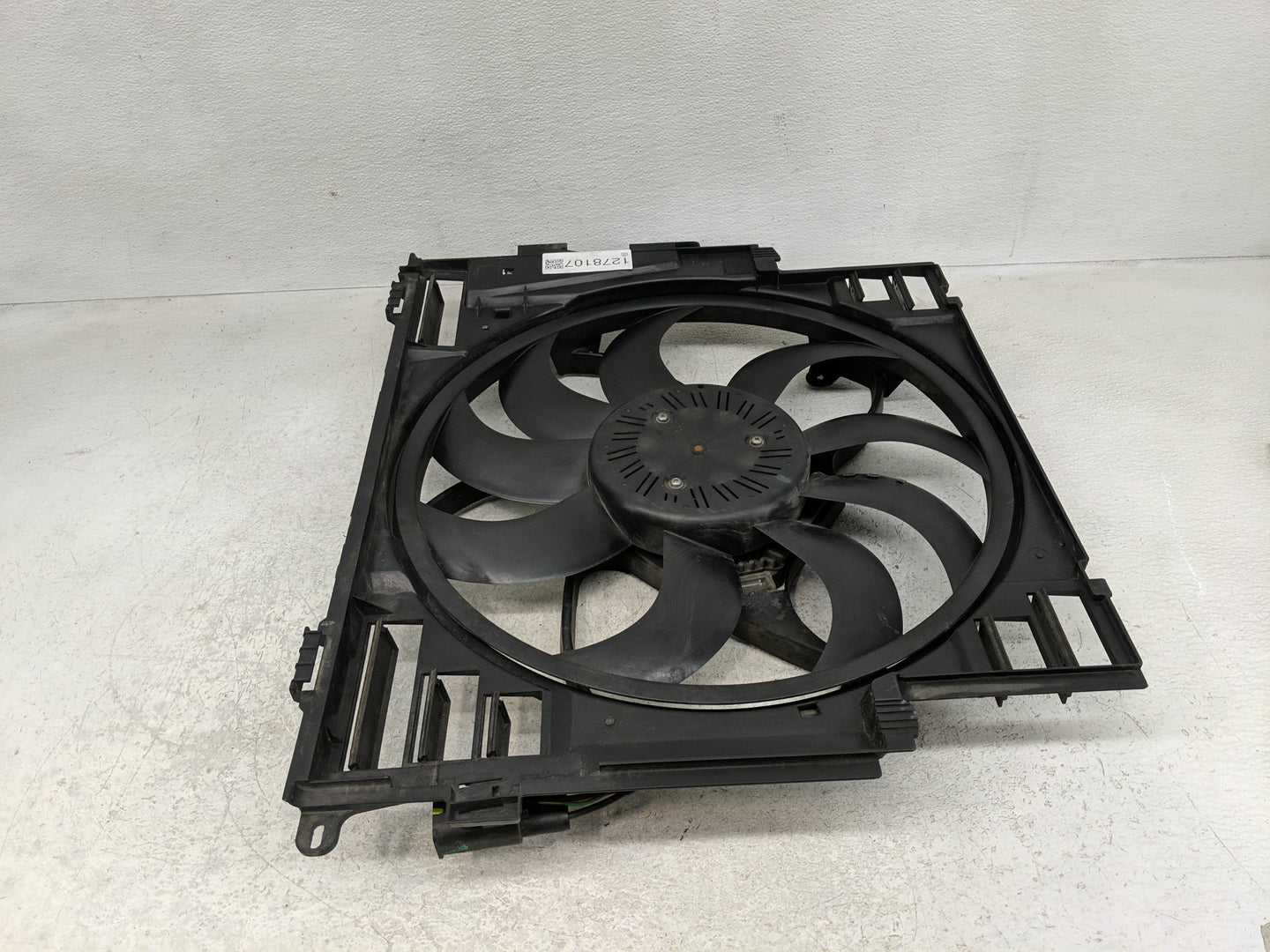 2012-2016 Bmw 528i Electric Radiator Cooling Fan Motor Assembly P/N:17418642161 Fits Fits 2012 2013 2014 2015 2016 OEM Used 