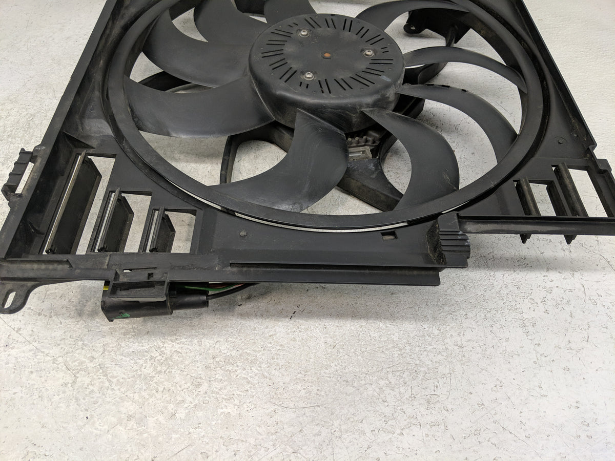 2012-2016 Bmw 528i Electric Radiator Cooling Fan Motor Assembly P/N:17418642161 Fits Fits 2012 2013 2014 2015 2016 OEM Used 
