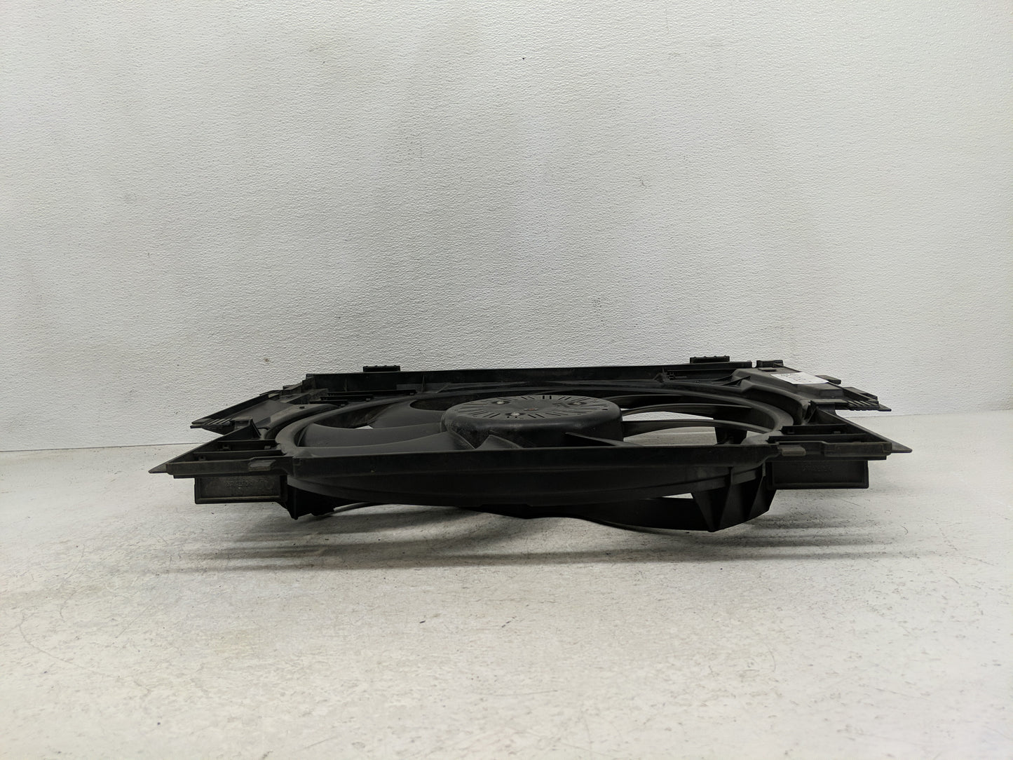 2012-2016 Bmw 528i Electric Radiator Cooling Fan Motor Assembly P/N:17418642161 Fits Fits 2012 2013 2014 2015 2016 OEM Used 