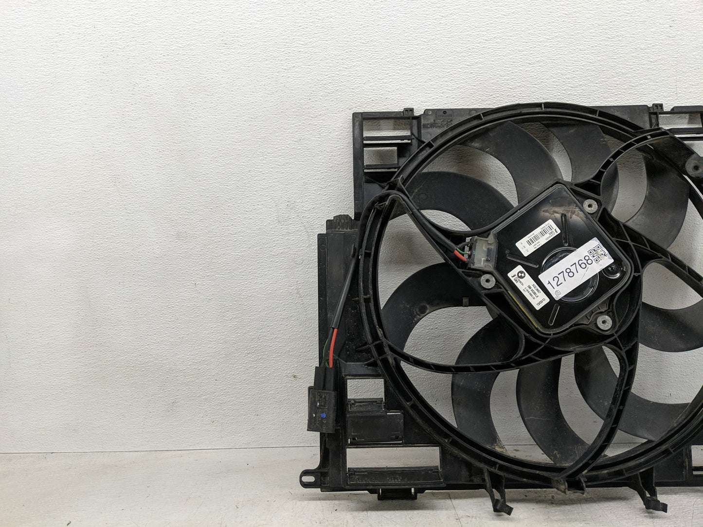 2012-2016 Bmw 528i Electric Radiator Cooling Fan Motor Assembly P/N:17418642161 Fits Fits 2012 2013 2014 2015 2016 OEM Used 