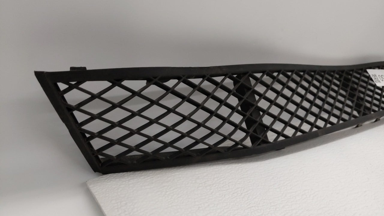2011-2013 Bmw 528i Front Grille Bumper Not Included - Oemusedautoparts1.com