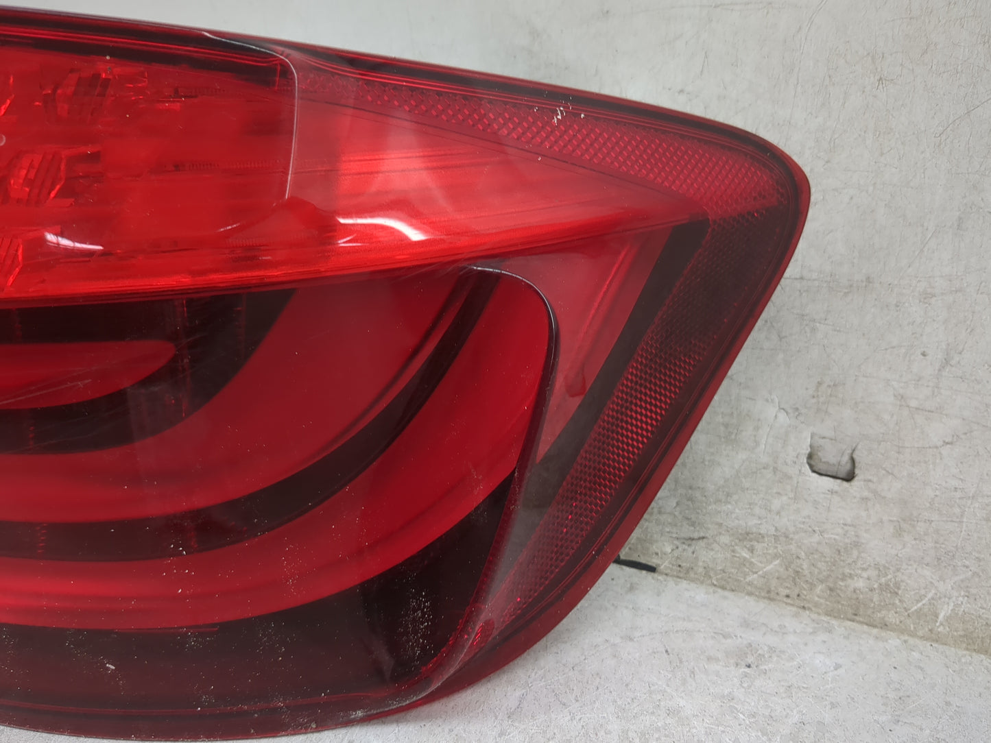 2011-2013 Bmw 528i Tail Light Assembly Passenger Right OEM P/N:173462-02 Fits Fits 2011 2012 2013 OEM Used Auto Parts - Oemu