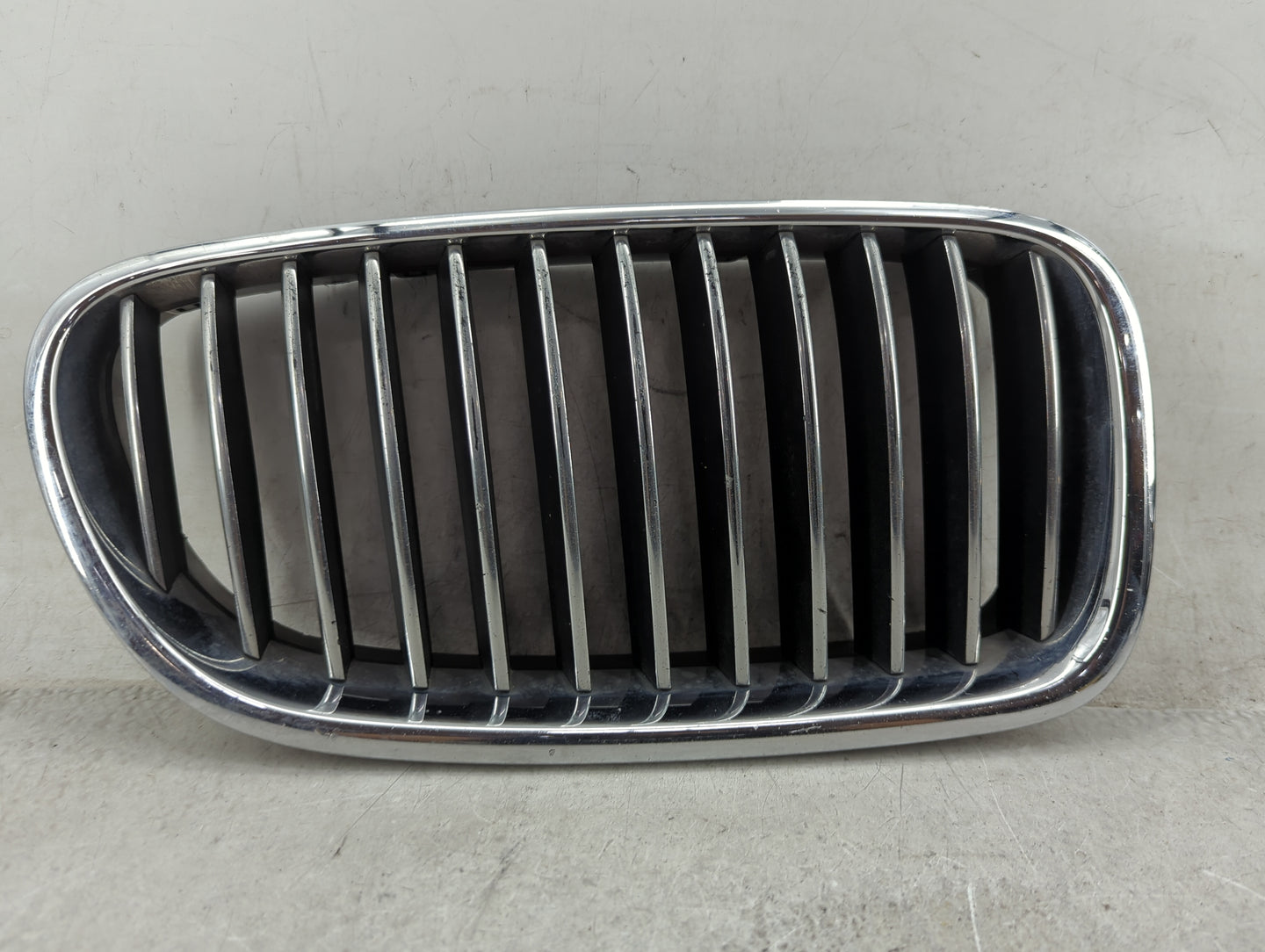 2011-2013 Bmw 528i Front Grille Bumper Not Included 1459809 - Oemusedautoparts1.com